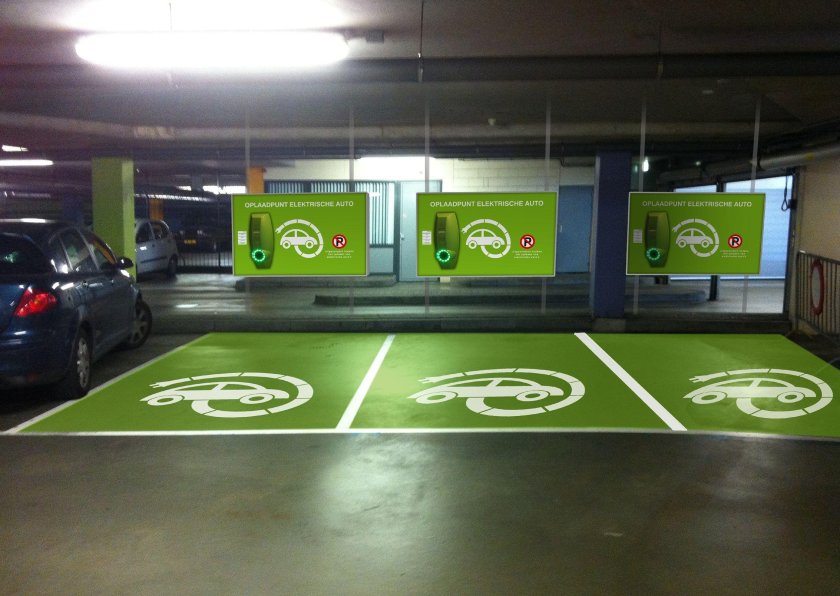 Зарядные станции в паркинге