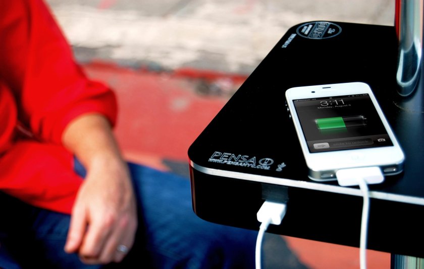 Мобильное зарядное устройство