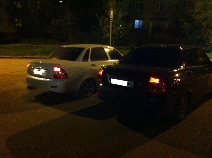 Приора 2 чёрная ночью