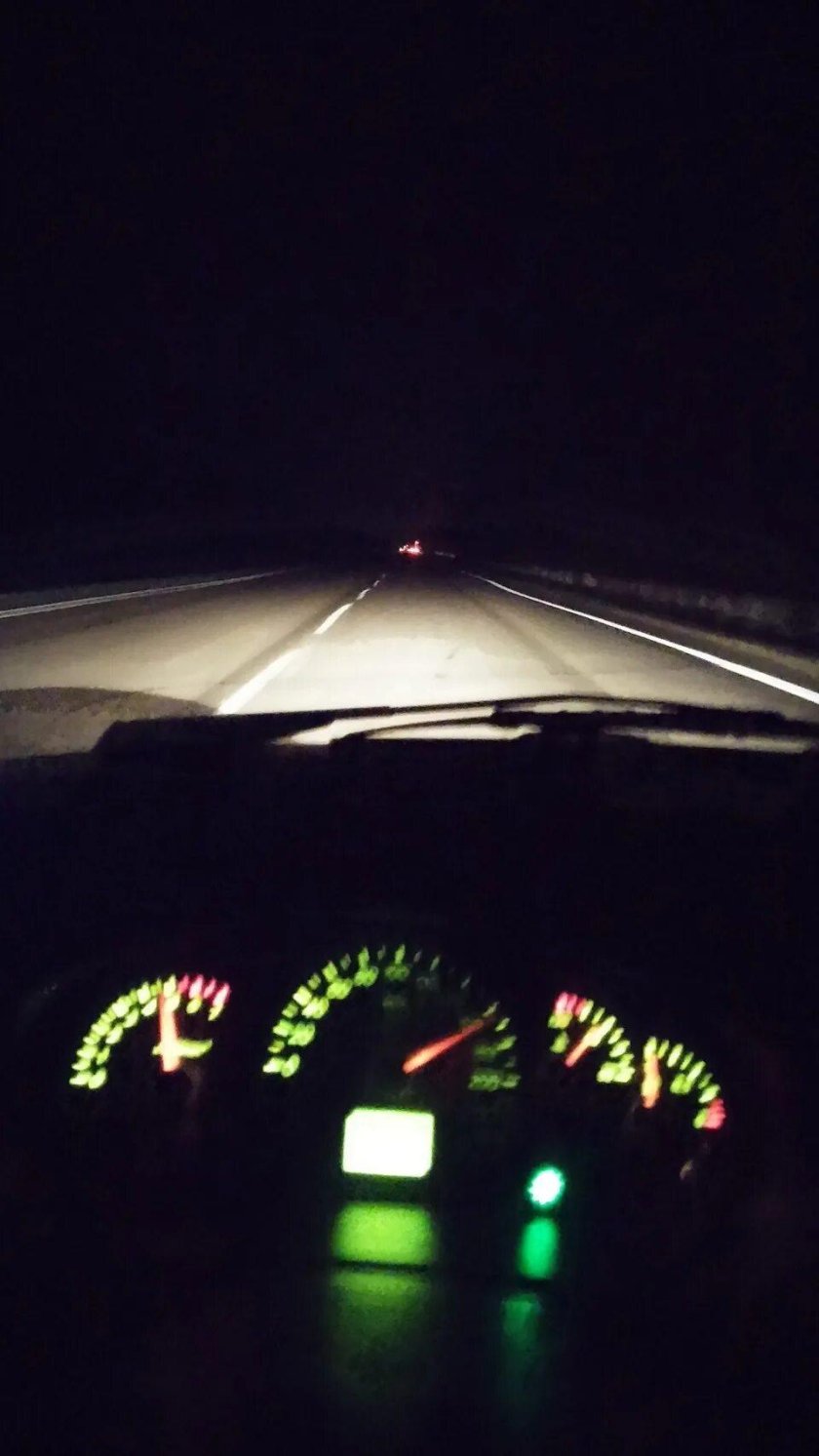 За рулем Приоры ночью