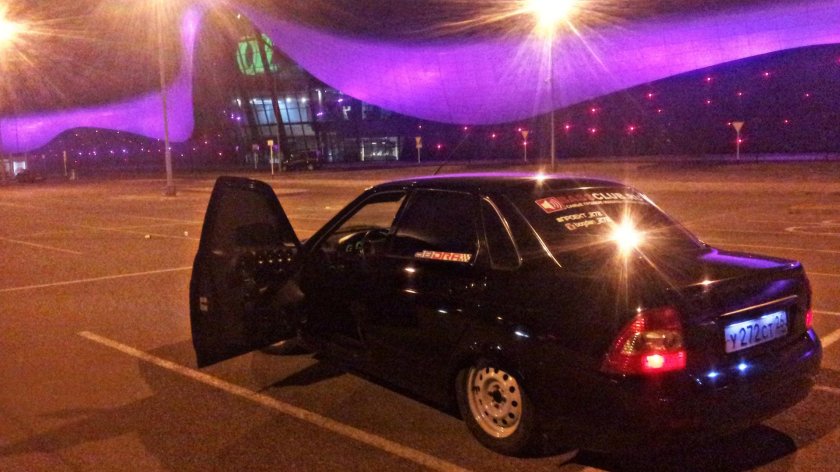 Лада Приора ночью