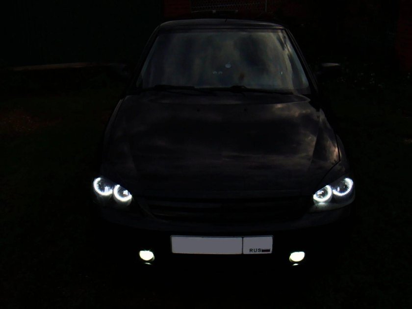 Приора 2 ангельские глазки