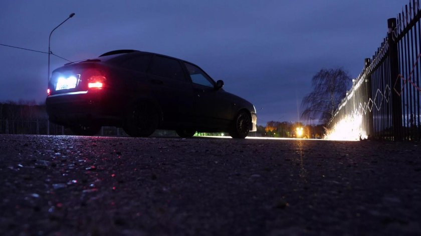 Приора хэтчбек ночью