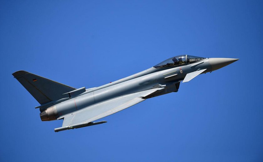 Истребитель Eurofighter Typhoon королевских ВВС Великобритании.