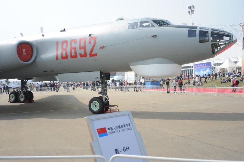 Xian h-6 кабина