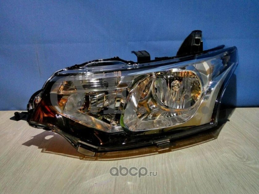 Фара Mitsubishi Outlander 3