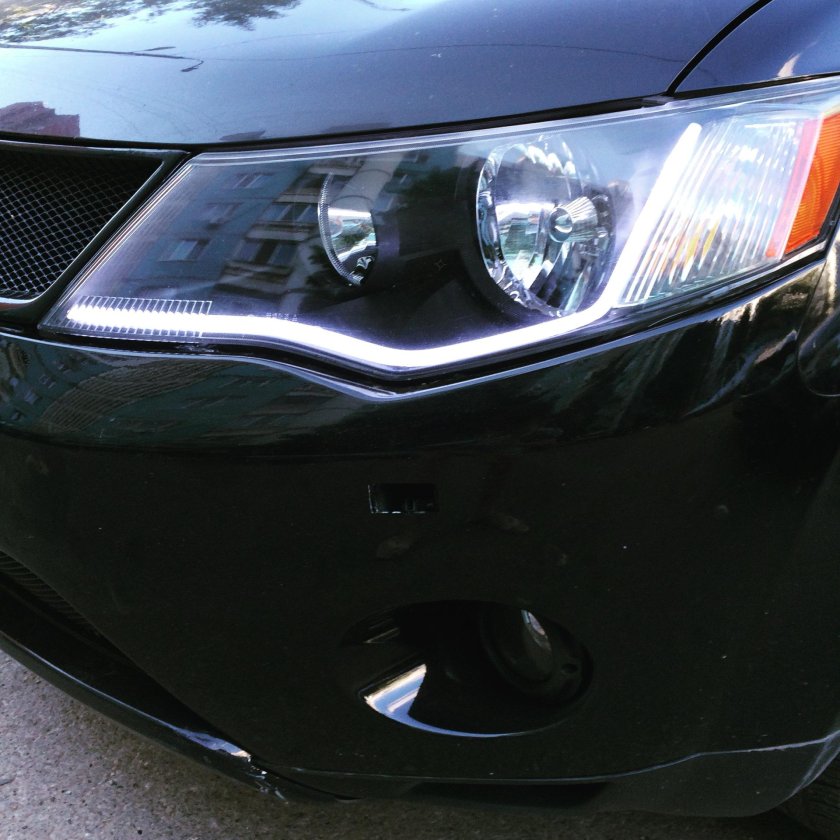 Mitsubishi Outlander 2008 черные фары