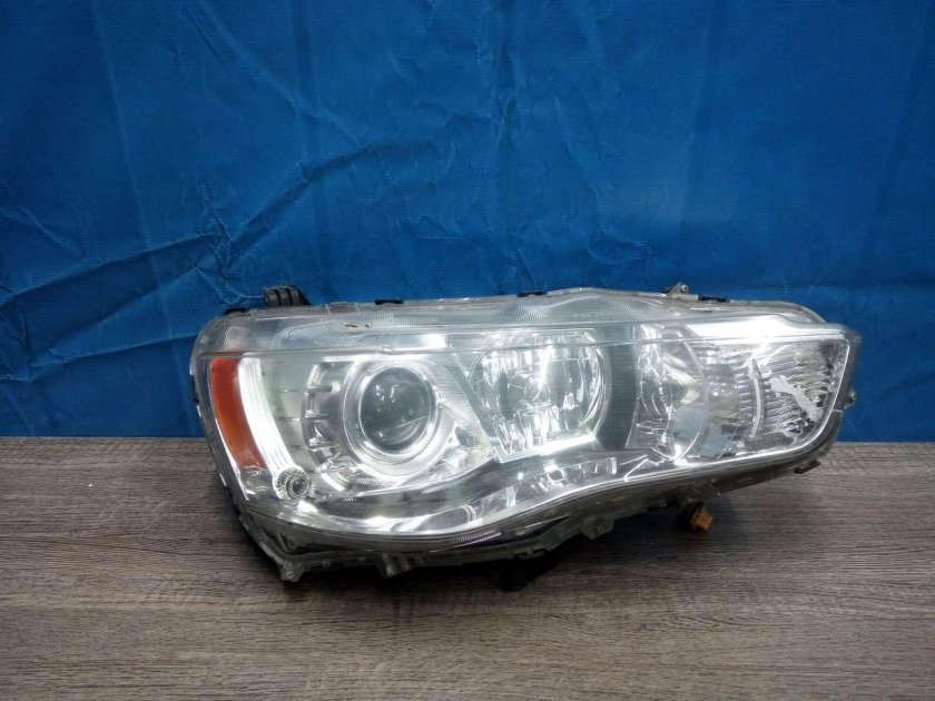 Фары Mitsubishi Outlander XL