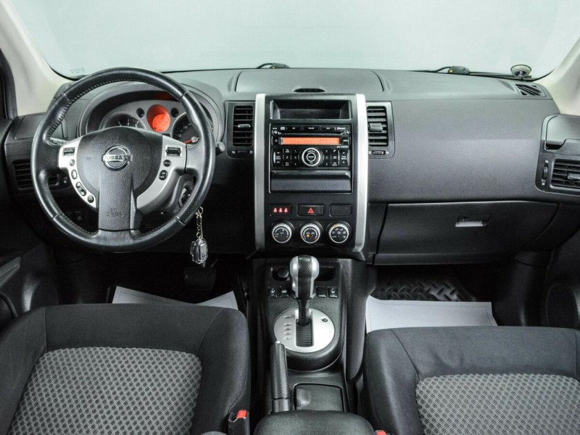 Ниссан х-Трейл 2008 2.5 вариатор