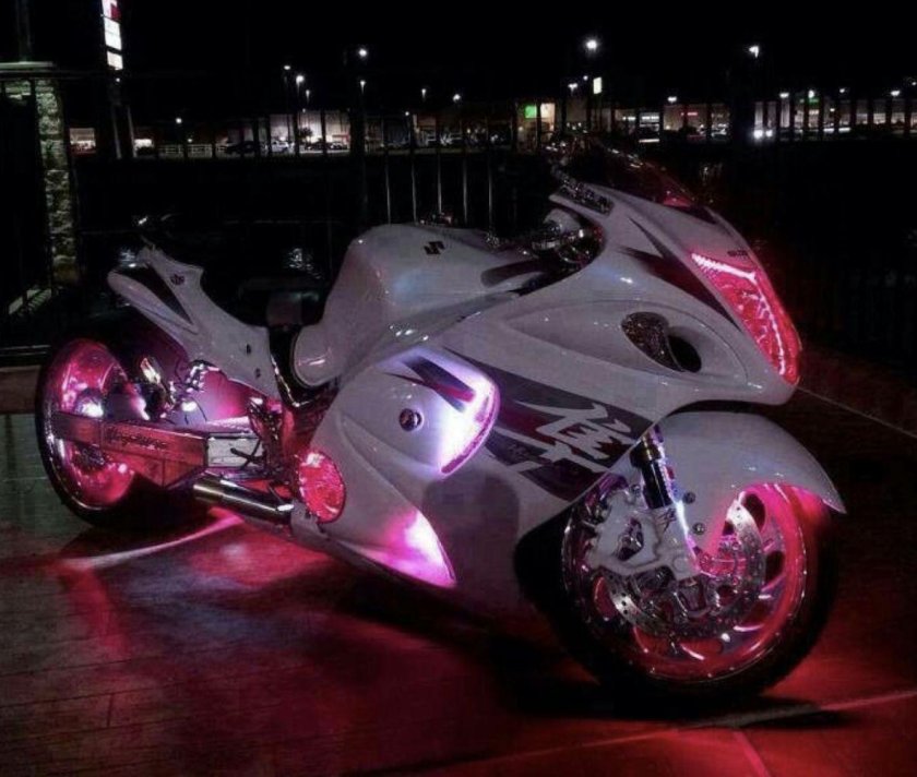 Розовая Сузуки Хаябуса