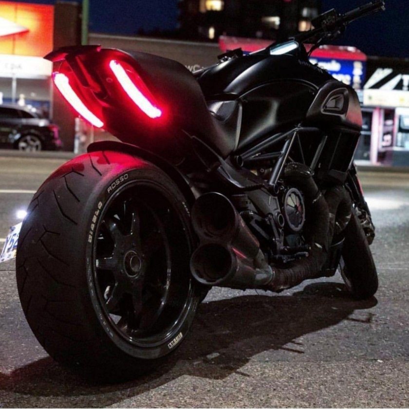 Мотоцикл Дукати дьявол