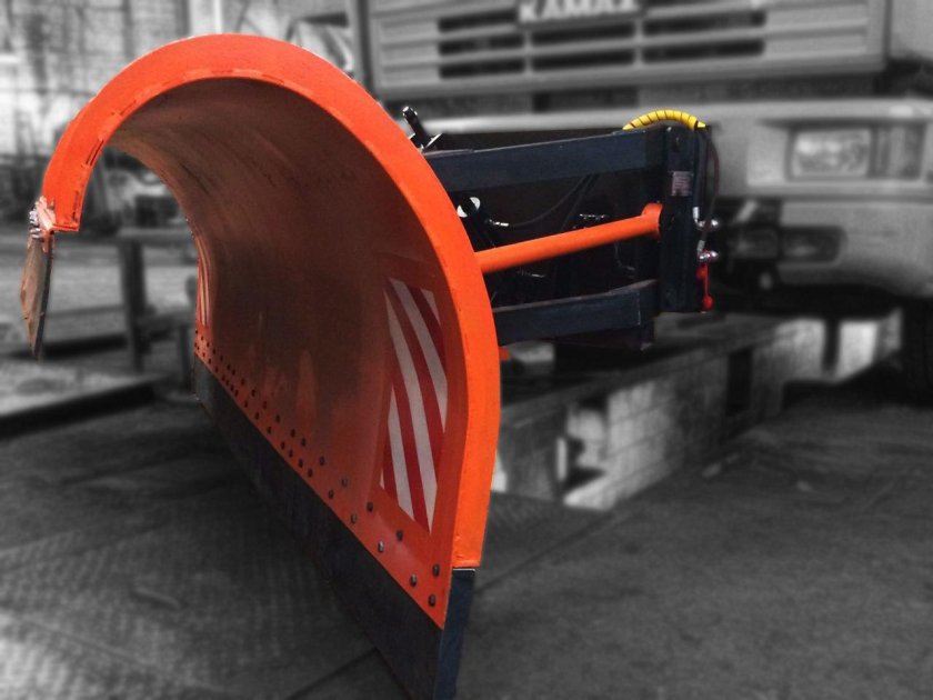 Отвал КДМ КАМАЗ