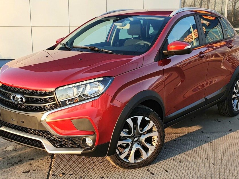 Лада XRAY Cross красная