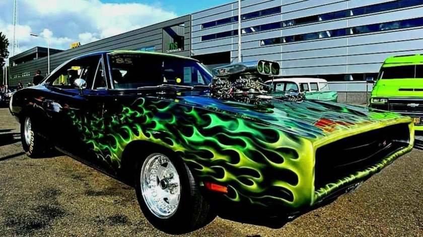 Додж Чарджер зеленый