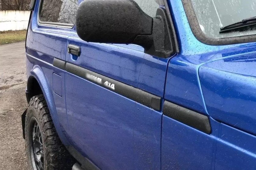 Молдинги Нива 21213; 21214