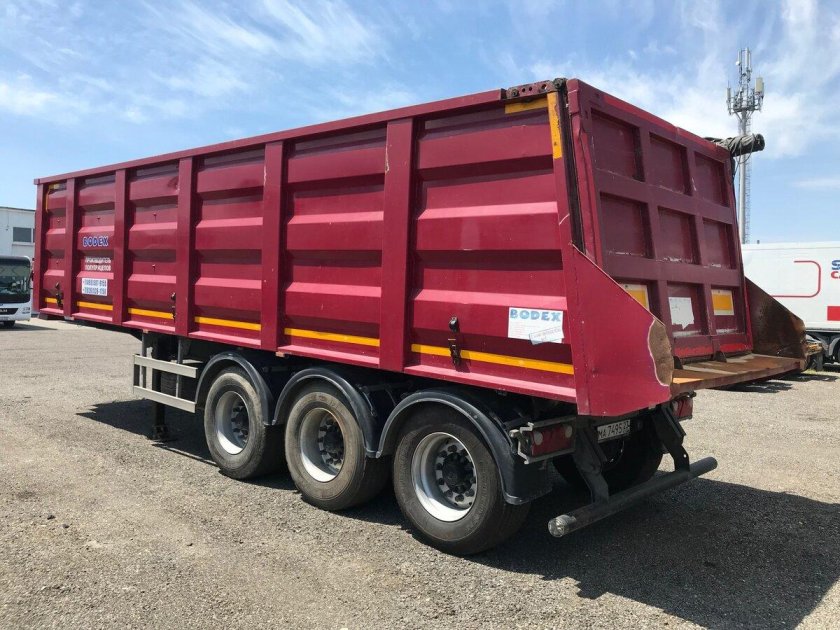 Самосвальный полуприцеп Bodex