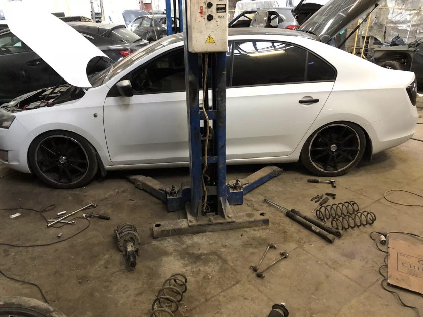 Skoda Rapid винтовая подвеска