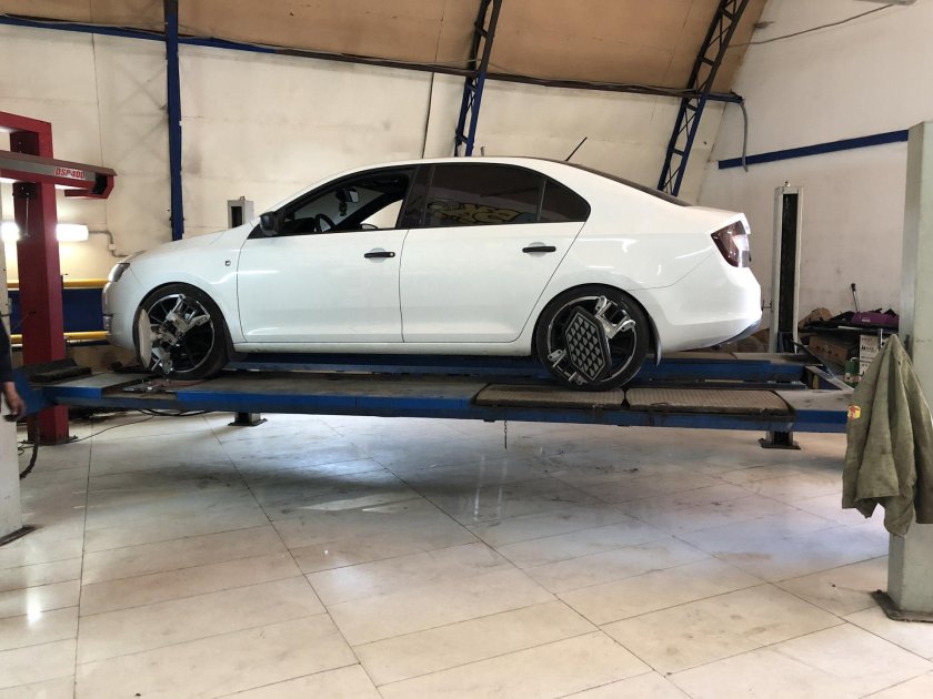 Винтовая подвеска Шкода Рапид