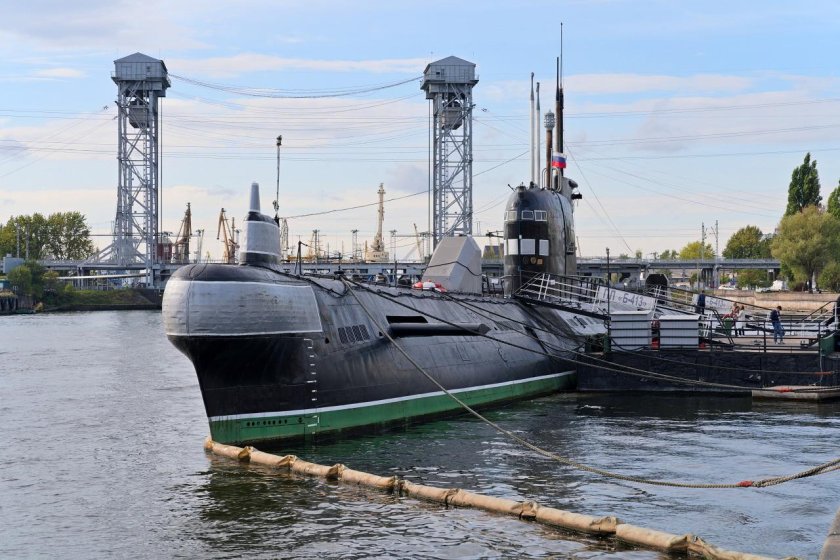 Подводная лодка б-413