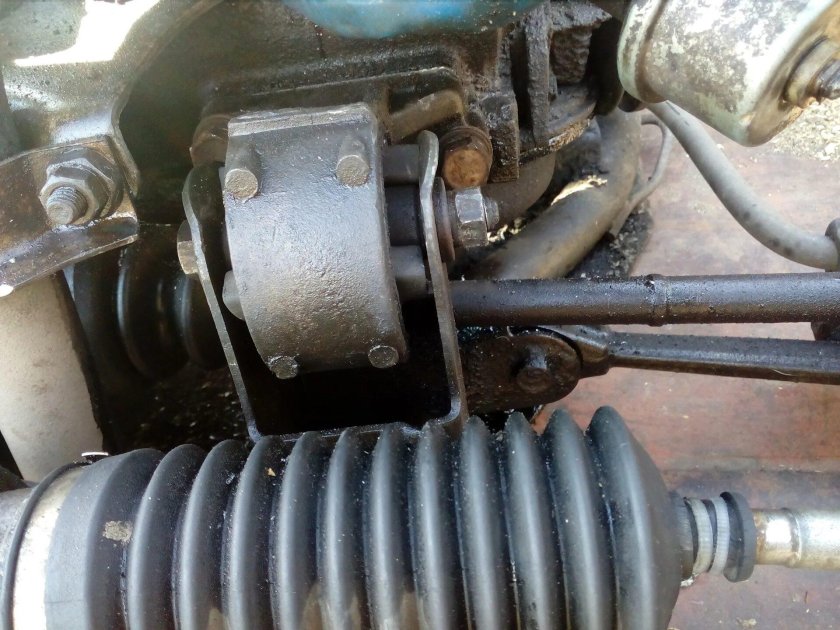 Подушки двигателя Ока 1113