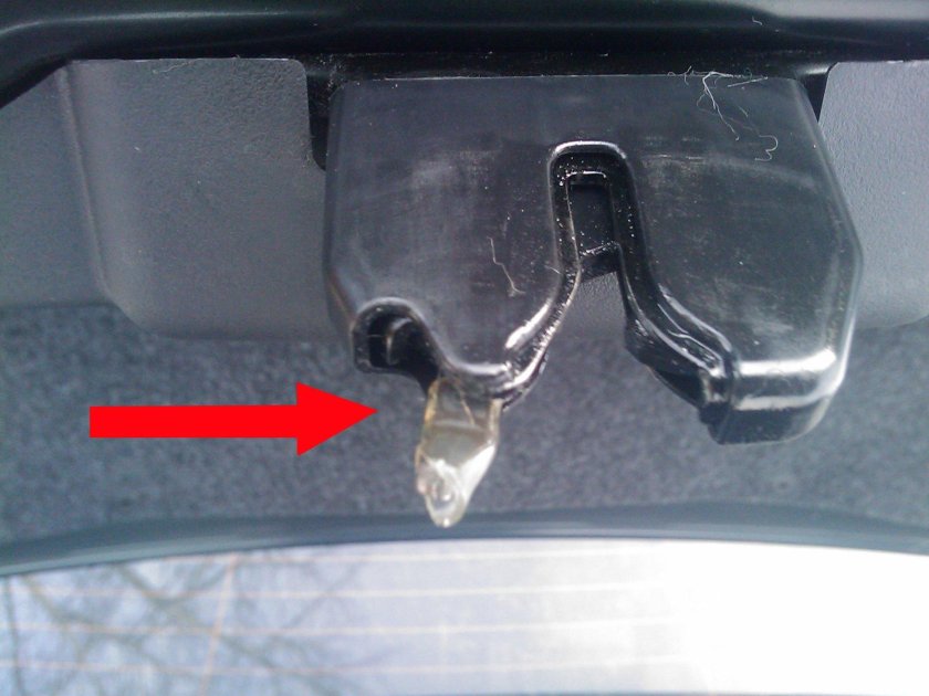 Концевик багажника Almera n16