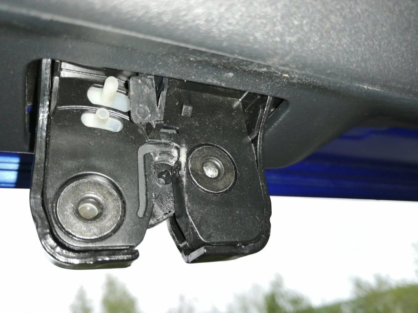 Замок багажника Гранта 1