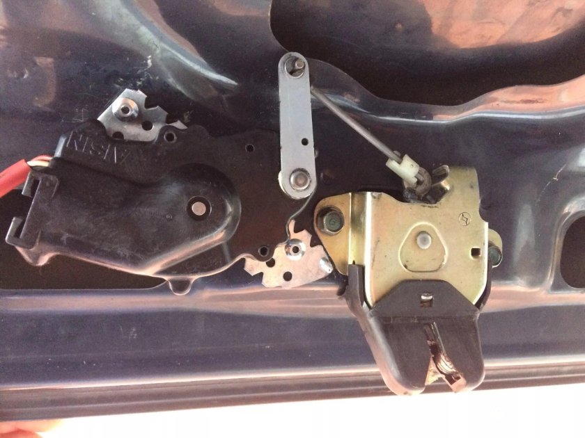 Замок багажника Марк 2 90