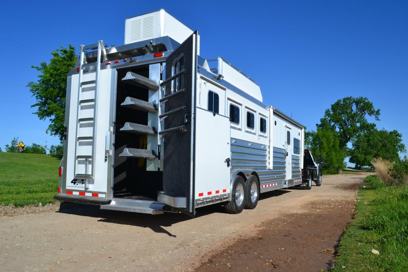 Коневоз полуприцеп