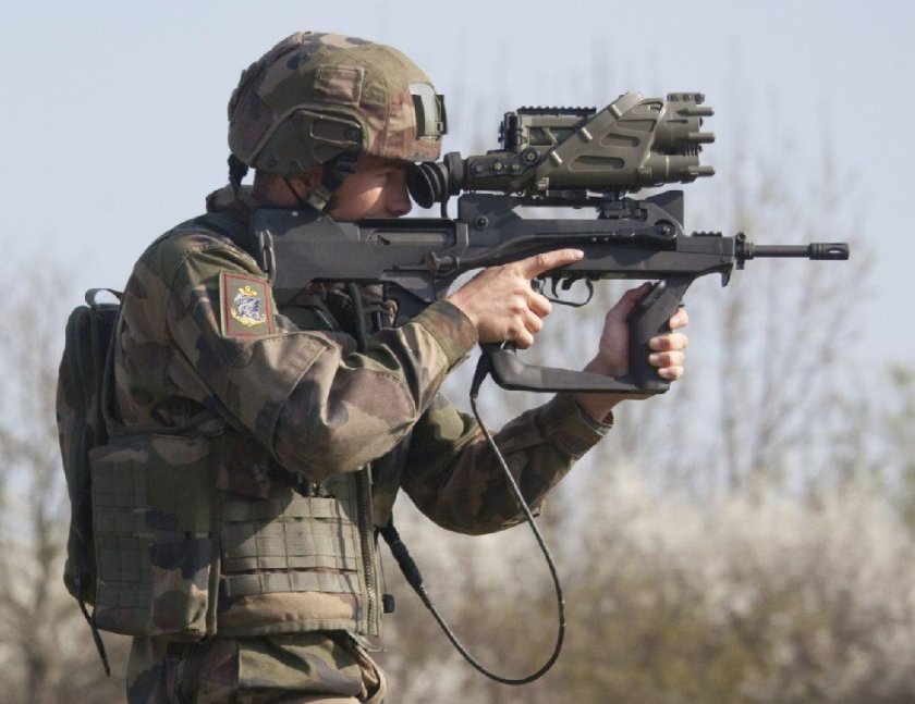 Штурмовая винтовка FAMAS f1