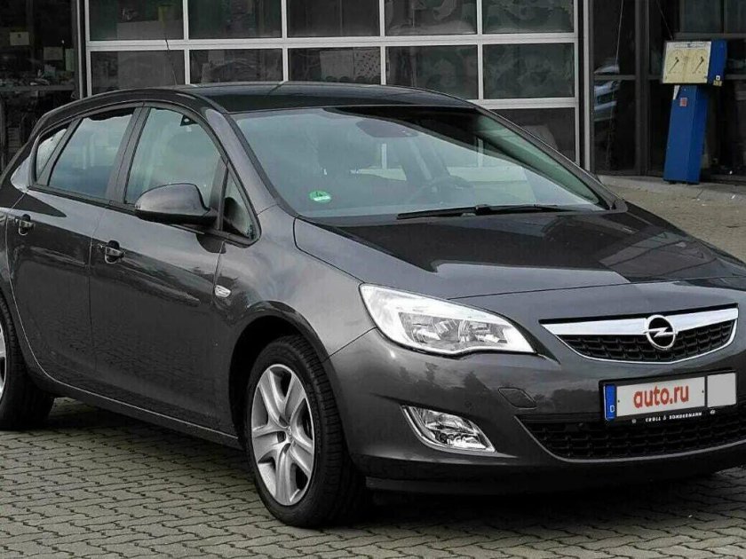 Opel Astra j 2011