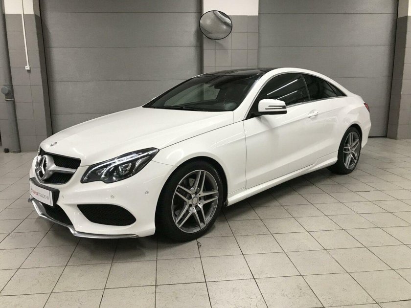 Mercedes e 212 Coupe