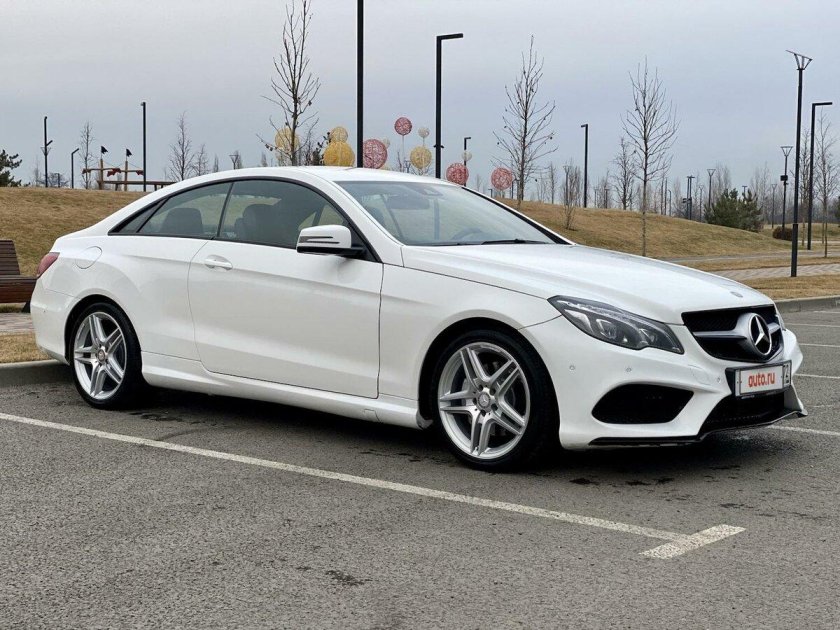 Е 200 2015 матовый белый купе