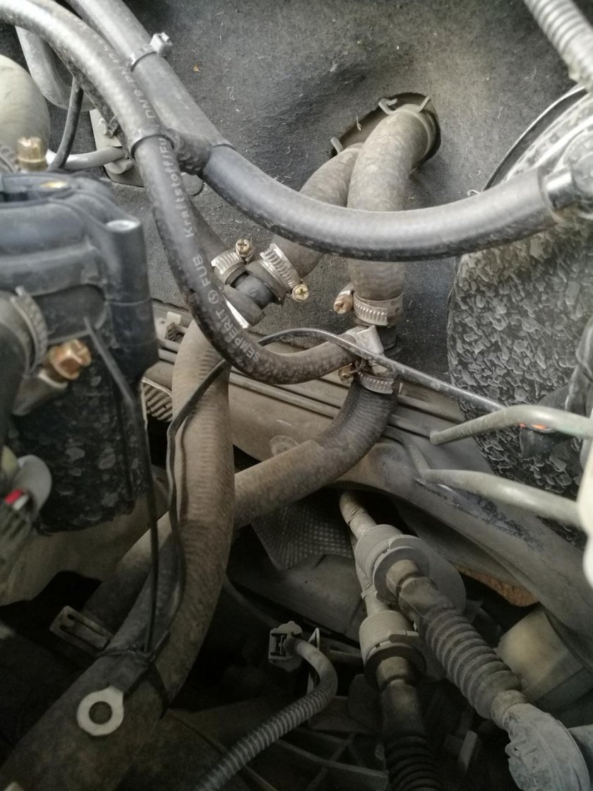 Расположение патрубков печки Lada Vesta