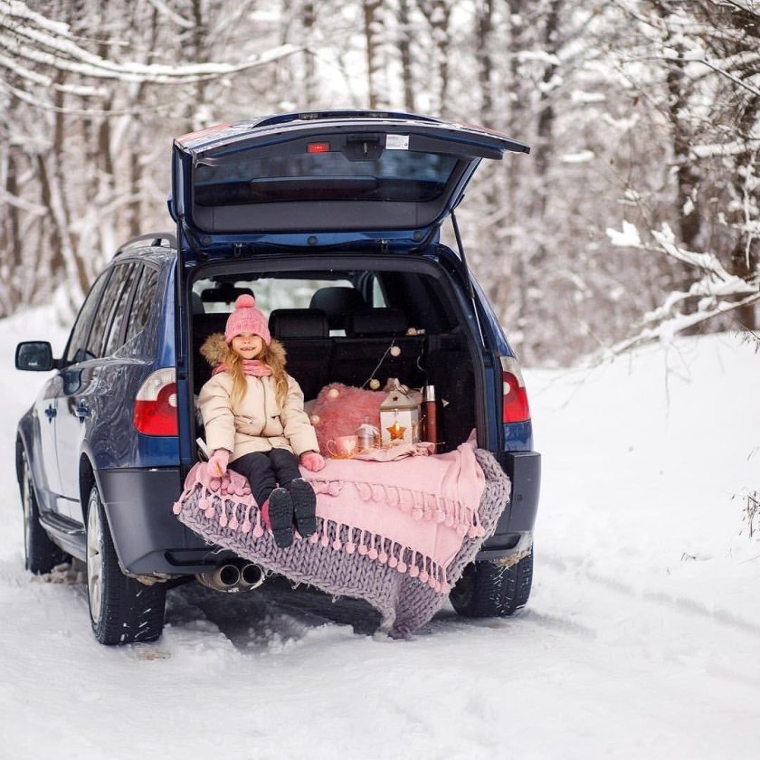 Зимняя фотосессия в багажнике