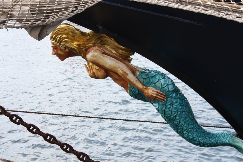 Гальюнная фигура корабля