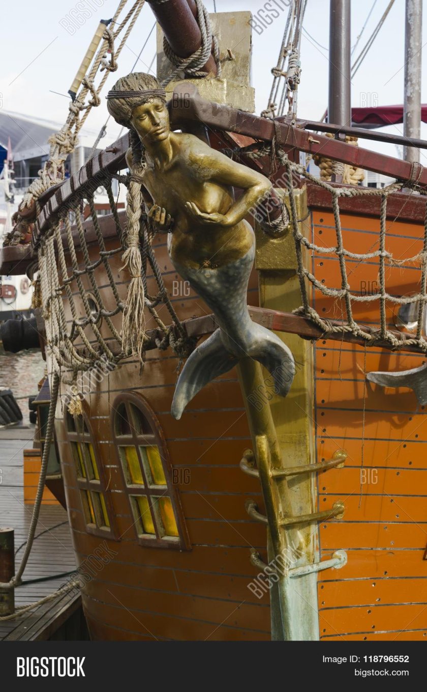 Фигура корабля