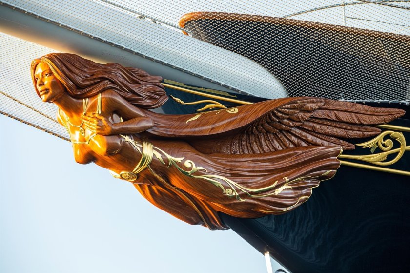 Гальюнная фигура