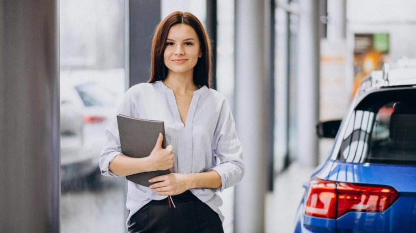 Администратор автосалона