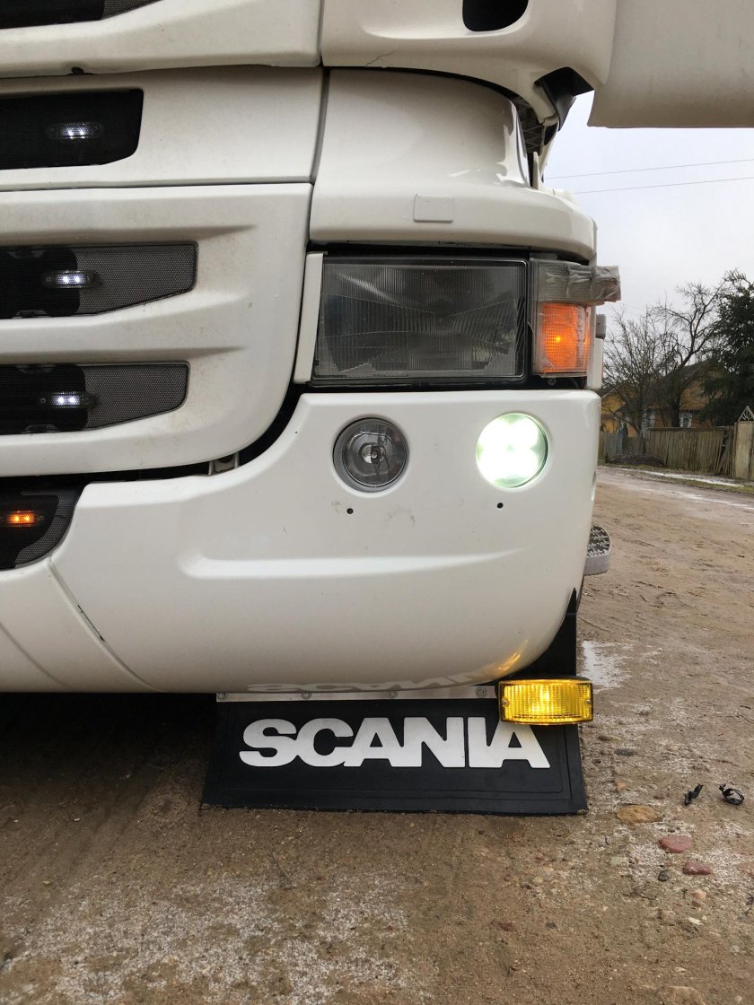 Брызговики на КАМАЗ спереди под бампер