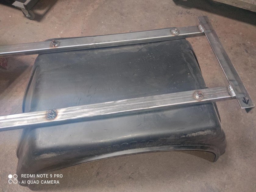 УАЗ фермер с пластиковыми задними крыльями