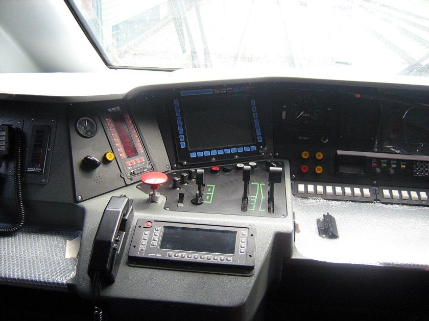 Электропоезд Аллегро кабина