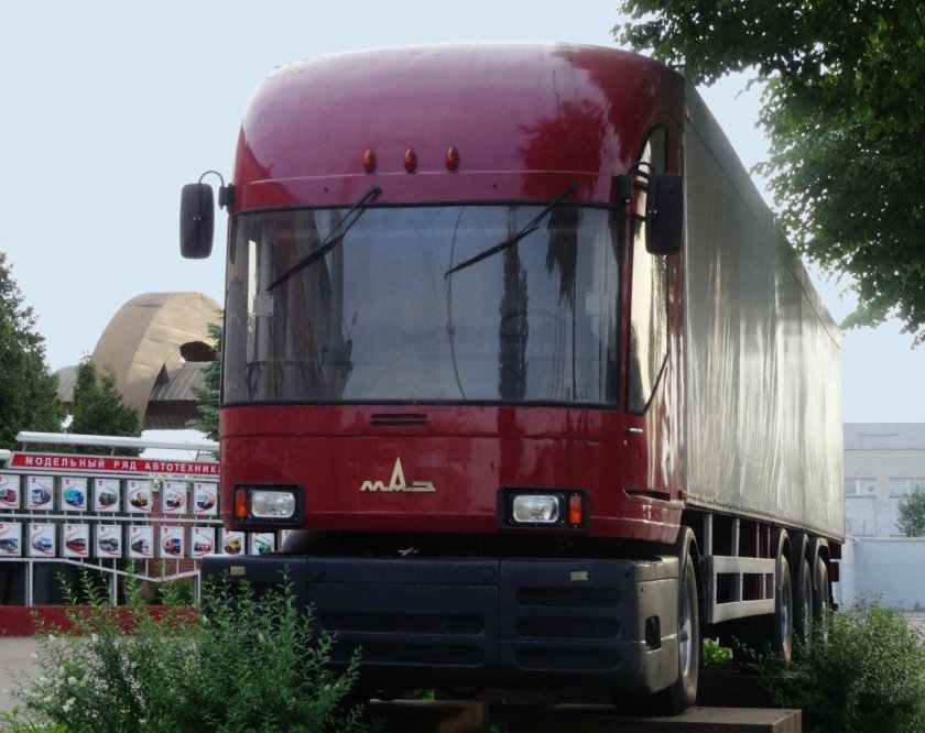 МАЗ 2000 военный