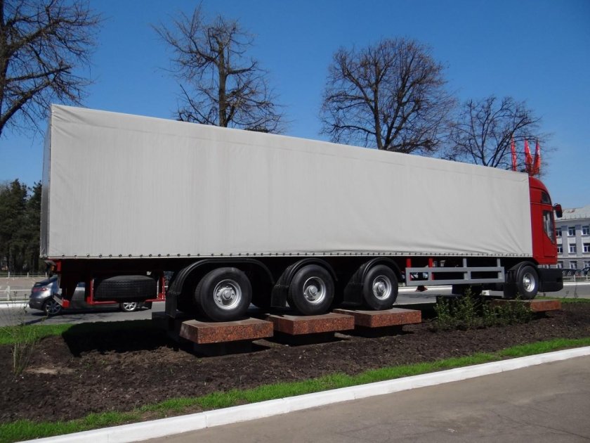 МАЗ-2000 грузовой