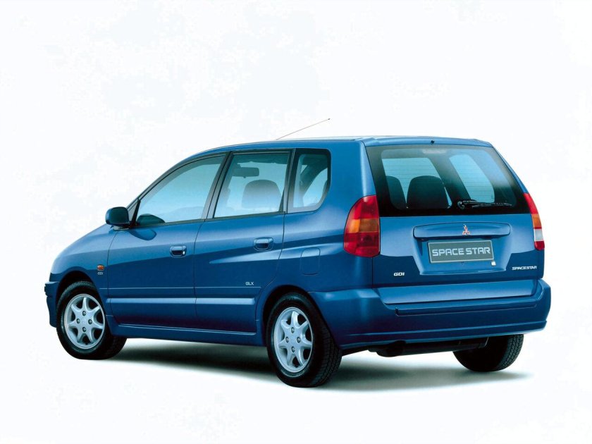 Мицубиси Space Star
