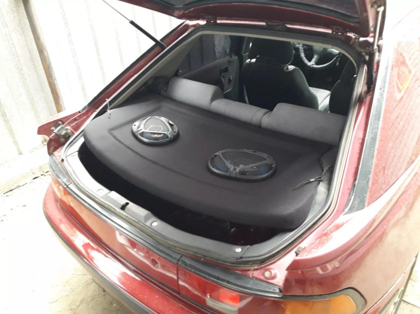 Задняя полка Мазда 626 GD