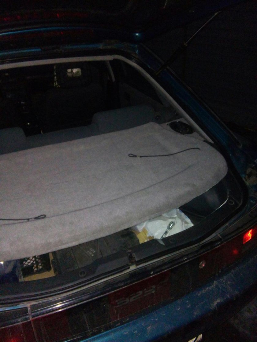 Задние колонки Мазда 323