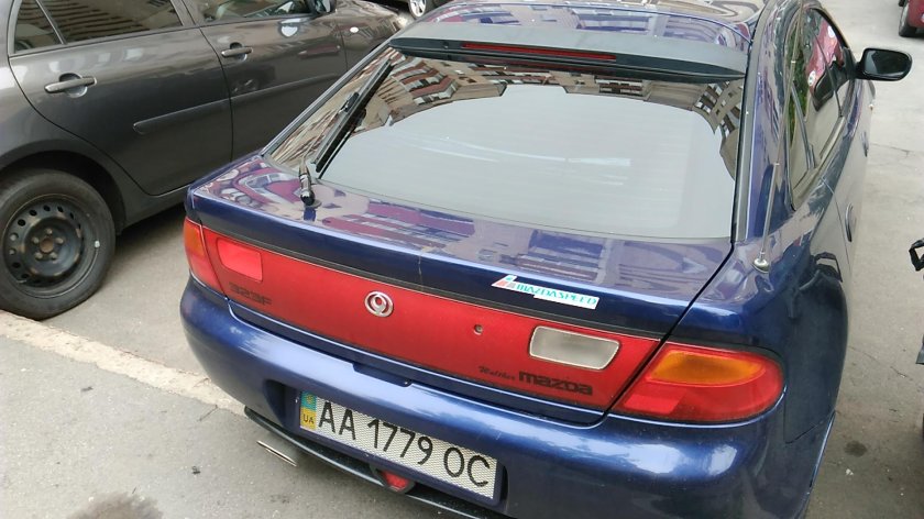 Мазда 323 f bg сзади