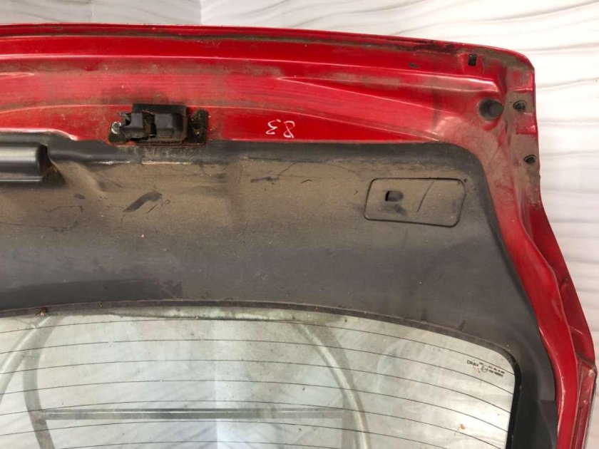 Обшивка багажника Мазда 323 ba