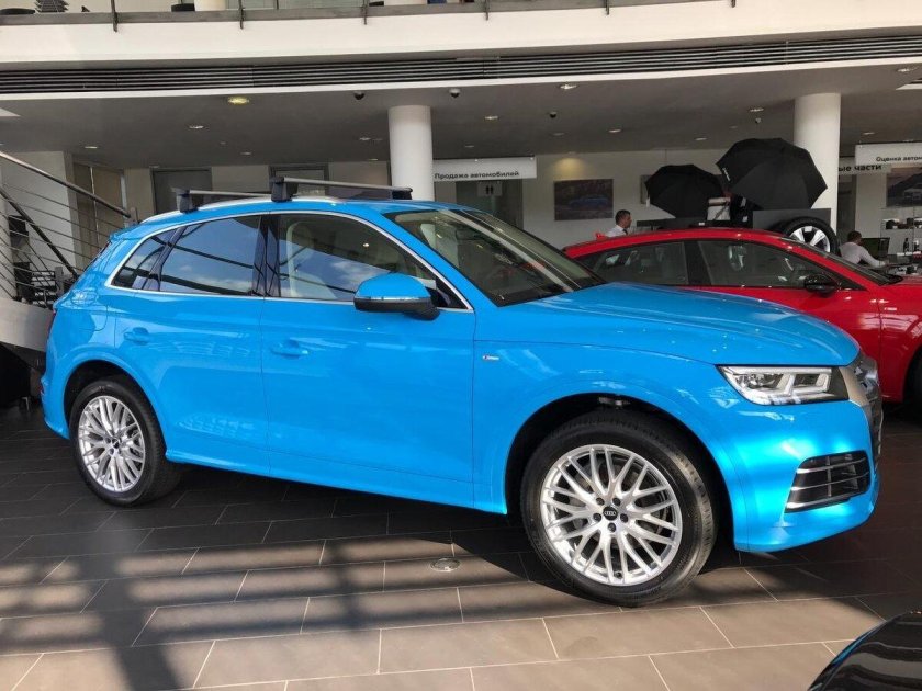 Audi q5 синяя