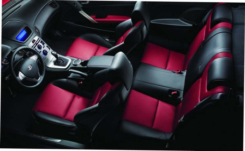 Хендай Генезис купе салон